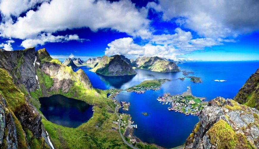 vista aerea delle montagne delle Lofoten